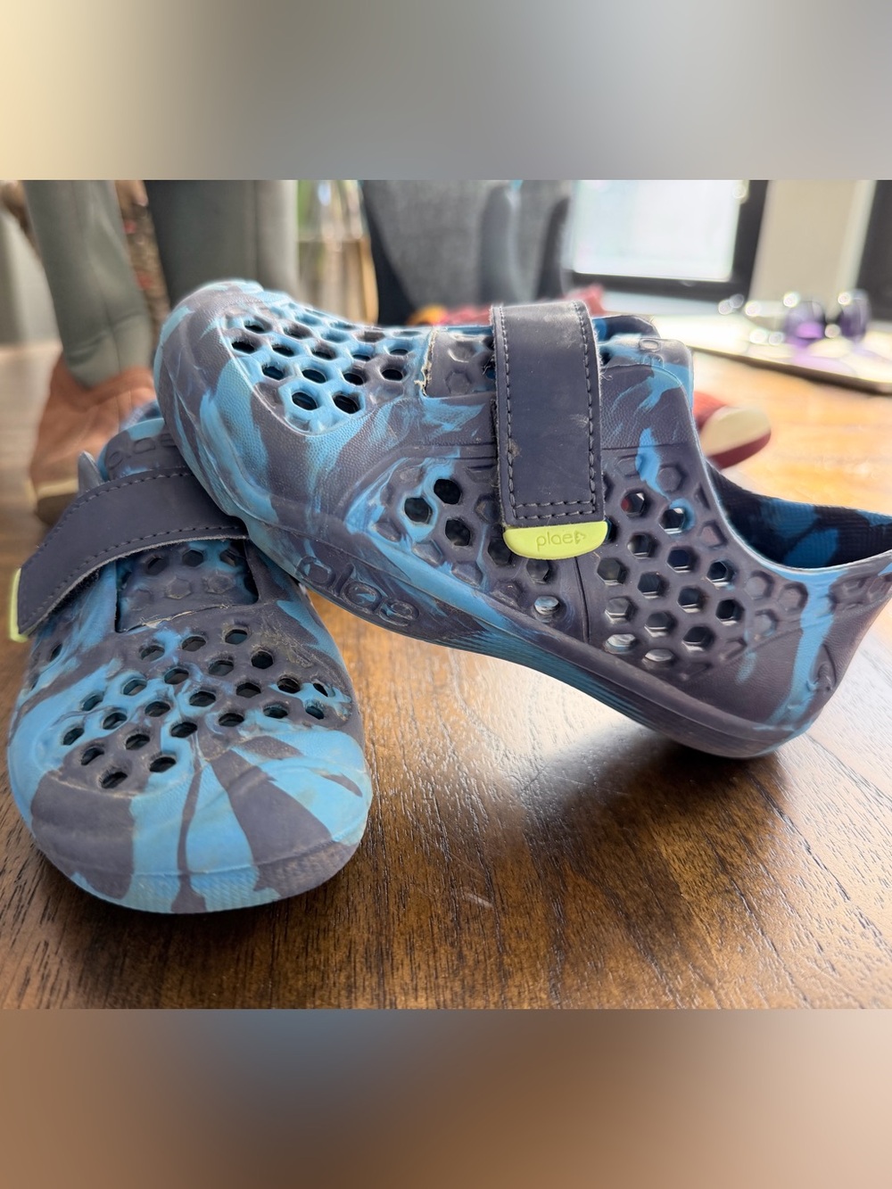 PLAE Kids Navy and Light Blue Marbled Water shoe